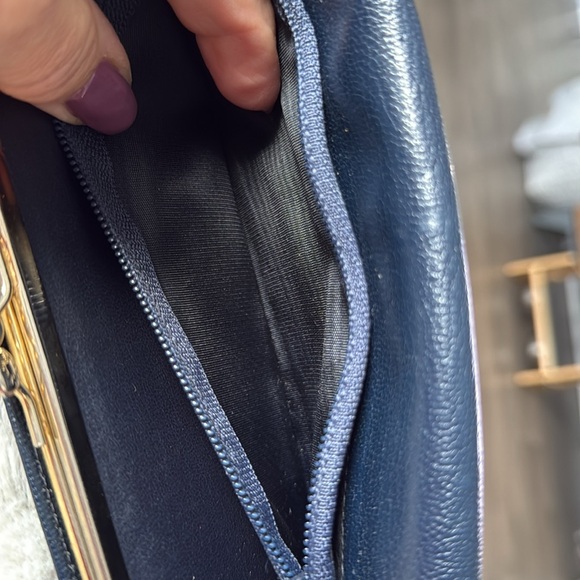 CELENE VINTAGE wallet, like new, black, kisslock inside, honeycomb design, 7x4” - Picture 7 of 8